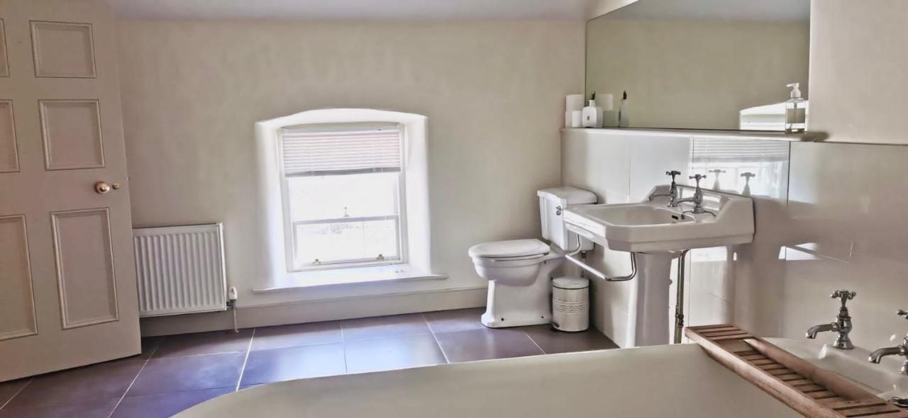 2 Bed Courtyard Apartment At Rockfield House Kells In Meath - Short Term Let Dış mekan fotoğraf